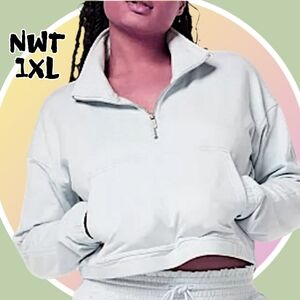 NWT 1X Crop Sweatshirt w Kangaroo Pocket & Small Zip Pocket on Sleeve Lt. Mint